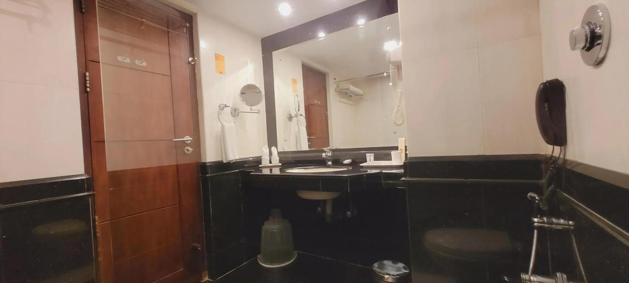 Ashoka Inn Thrissur Ngoại thất bức ảnh